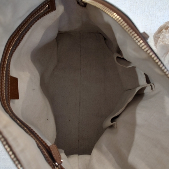 Gucci Bree Dome Tote Bag Brown Leather Cream Canvas Double Straps Zip Closure - Picture 8 of 16